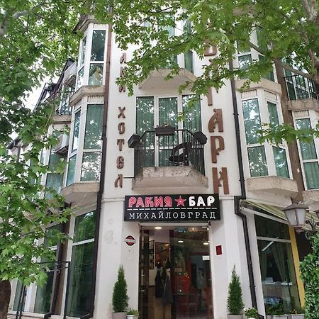 Семеен Хотел Българи Montana Exterior foto